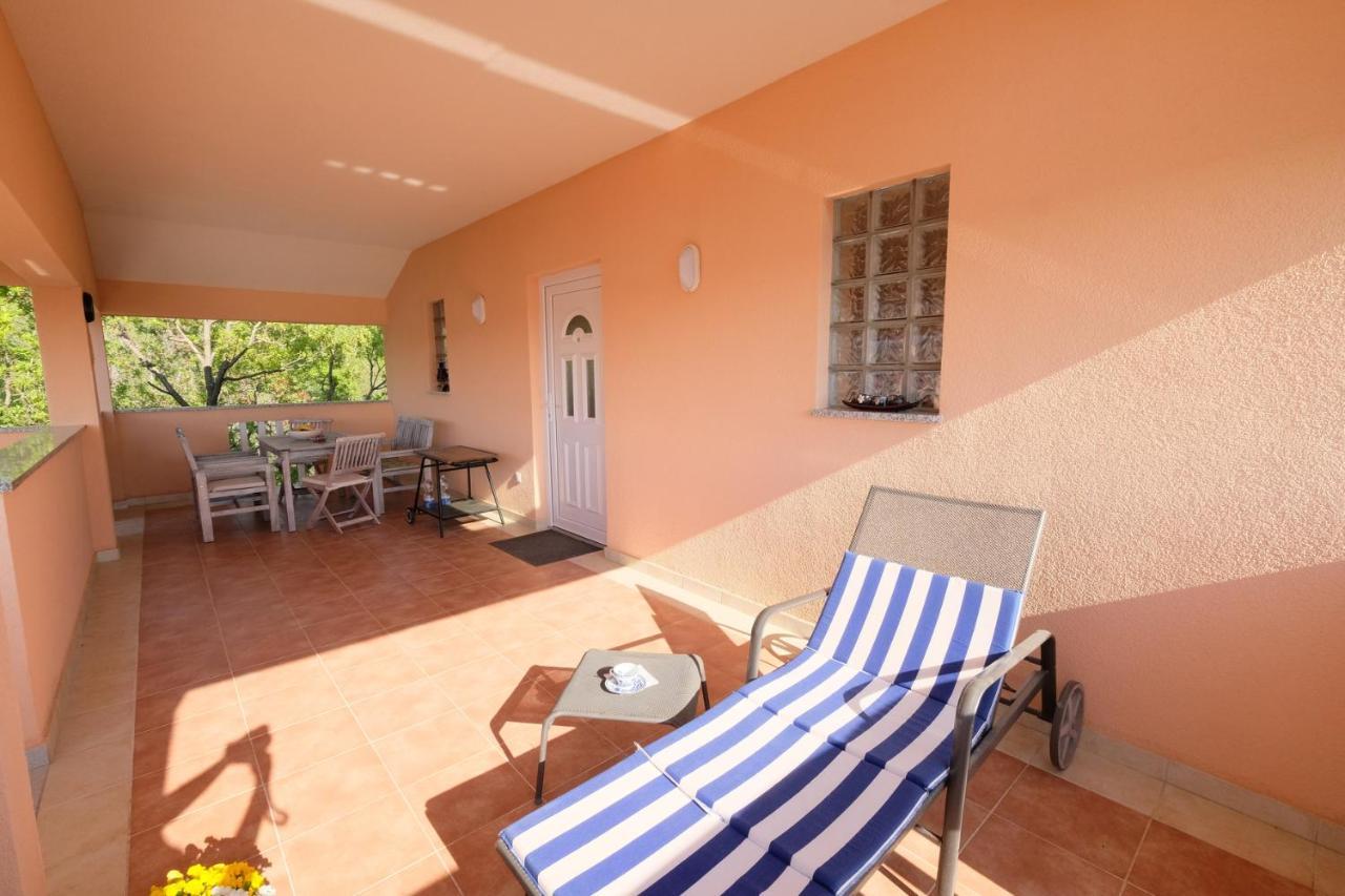 Apartments Coral, Klimno, Island Krk Exterior photo